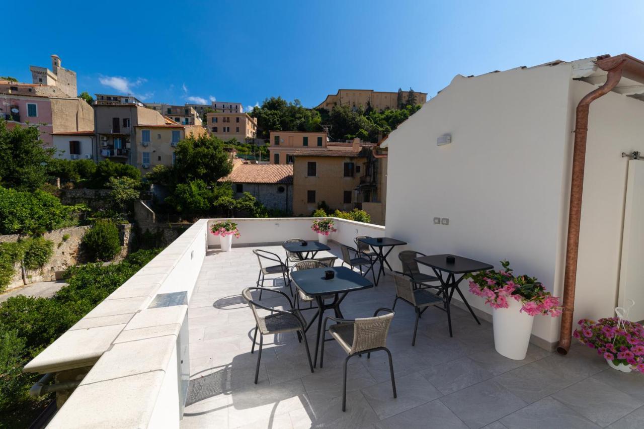 Numisia Guest House Terracine Extérieur photo