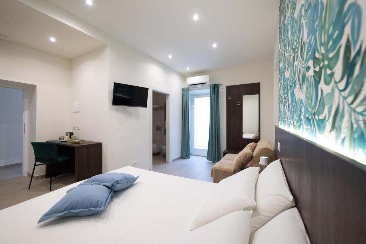 Numisia Guest House Terracine Extérieur photo