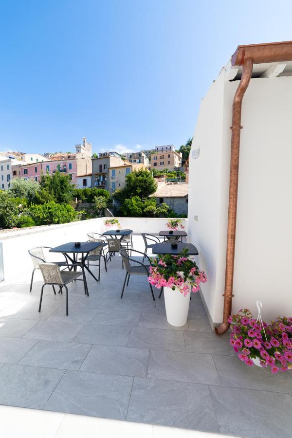 Numisia Guest House Terracine Extérieur photo